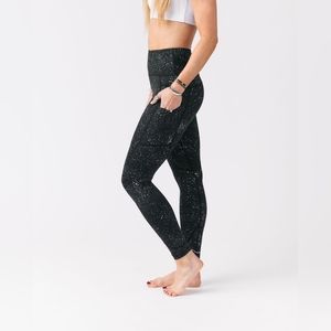 NWT Zyia Black Reflective Pocket Light n Tight Hi-Rise 7/8 24" (16-18)